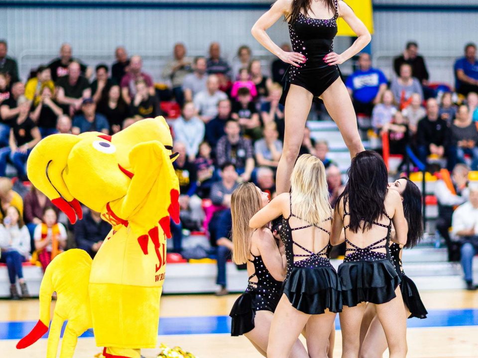 2019-04-14 Glow Cheerleaders and Czak