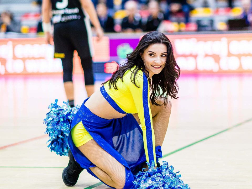 2019-10-27 Glow Cheerleaders