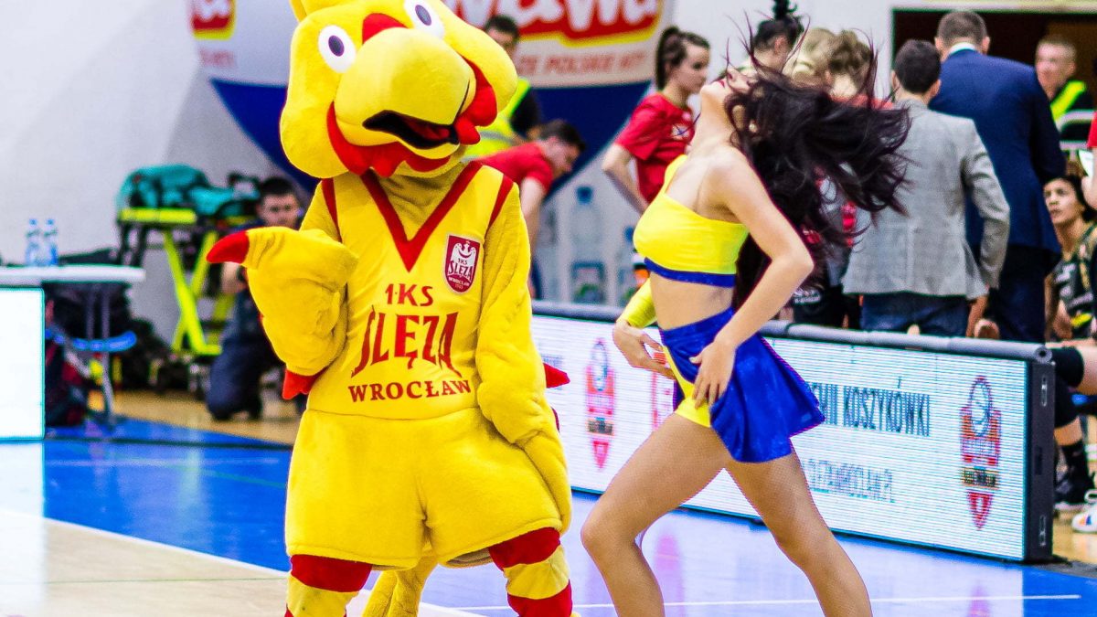 2020-01-05 Glow Cheerleaders