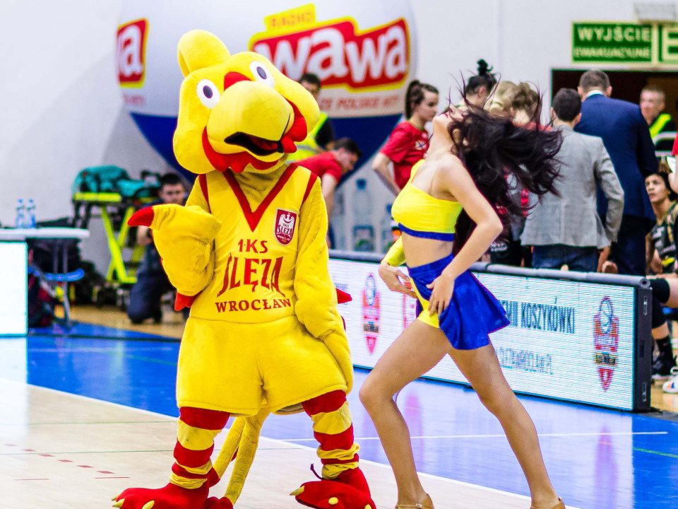 2020-01-05 Glow Cheerleaders