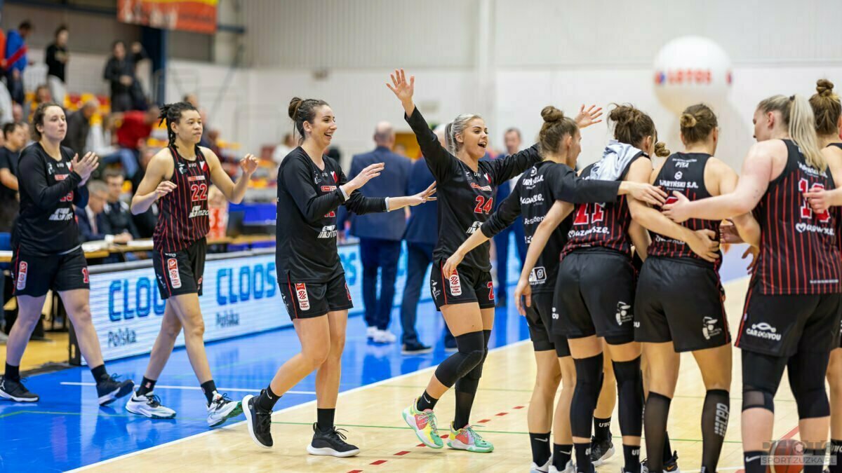 2021-11-21 1KS Ślęza Wrocław vs SKK Polonia Warszawa