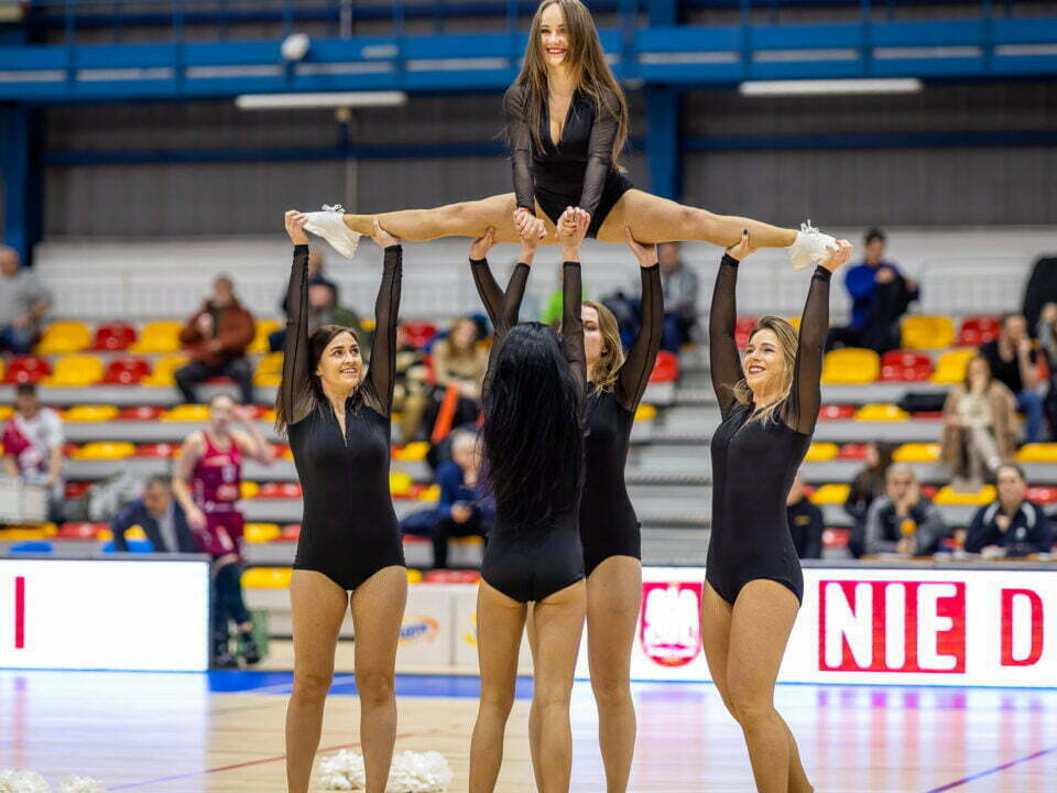 2022-12-18 BASE Cheerleaders